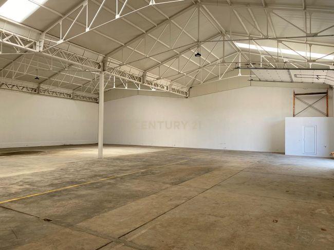 Armazem Amplo em Ansião - Image 1