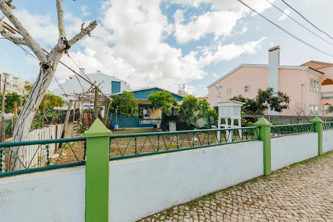 Montijo/Excelente Lote de Terreno com 1056m2 e Moradias para Remodelacao. - Image 27