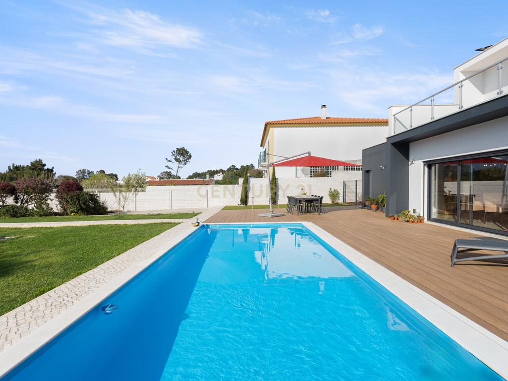 Moradia ultramoderna com 3 quartos: Vida sustentável na Costa da Prata - Image 11