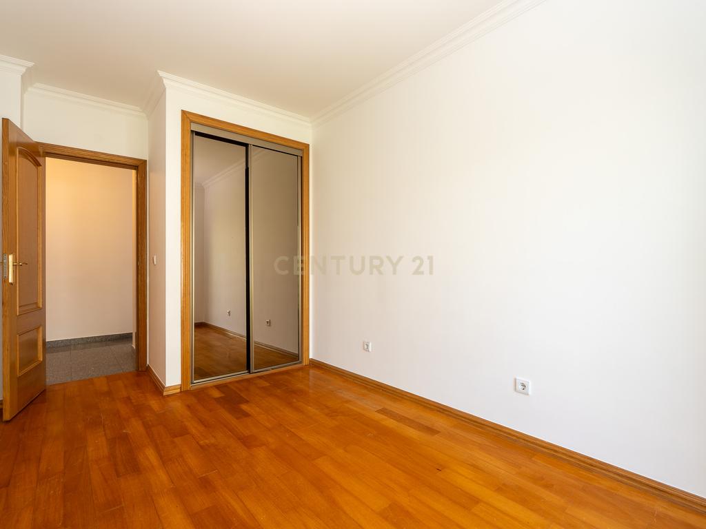Apartamento T3 Janelas do Parque no Montijo - Image 37