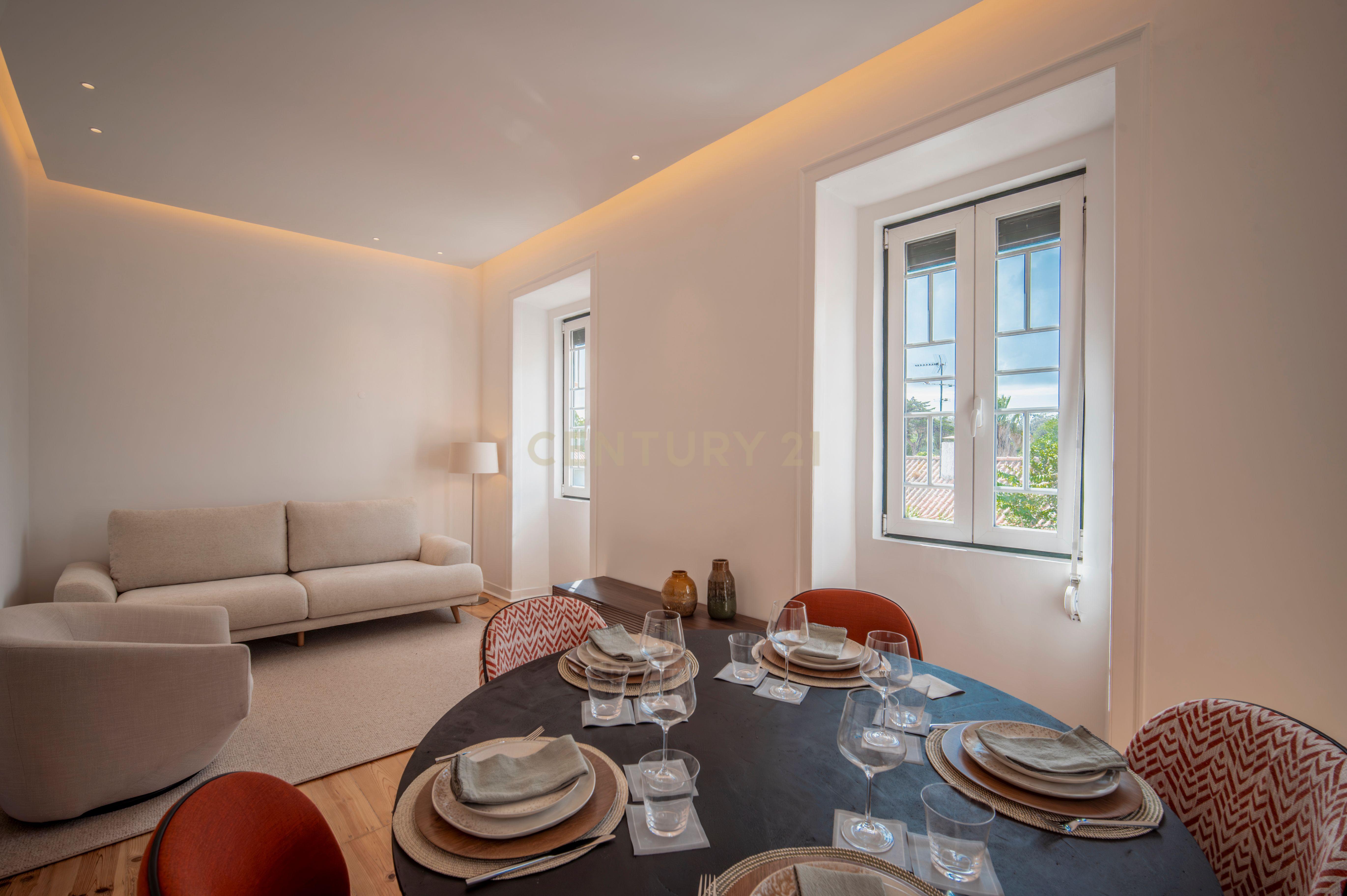 Fotografia 4 de Apartamento T4 com Terraço e Jardim Privativo no Centro de Cascais