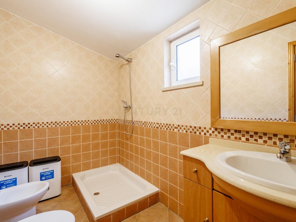 Quinta encantadora com potencial de expansão perto de Albufeira - Image 16