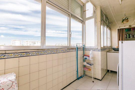 Apartamento T5 com Vista Deslumbrante sobre o Tejo – Olivais - Image 23