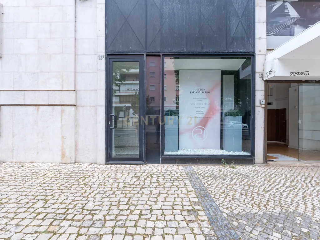 Loja em Lisboa na Avenida João XXI - Image 14