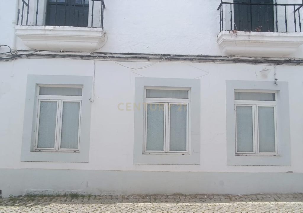Prédio - no coração da vila raiana de Campo Maior! - Image 2