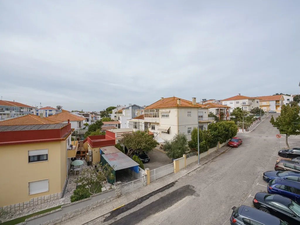 Apartamento T2 na Moita com 2 Varandas e Ponto de Carregamento para Veículos Elétricos - Image 25
