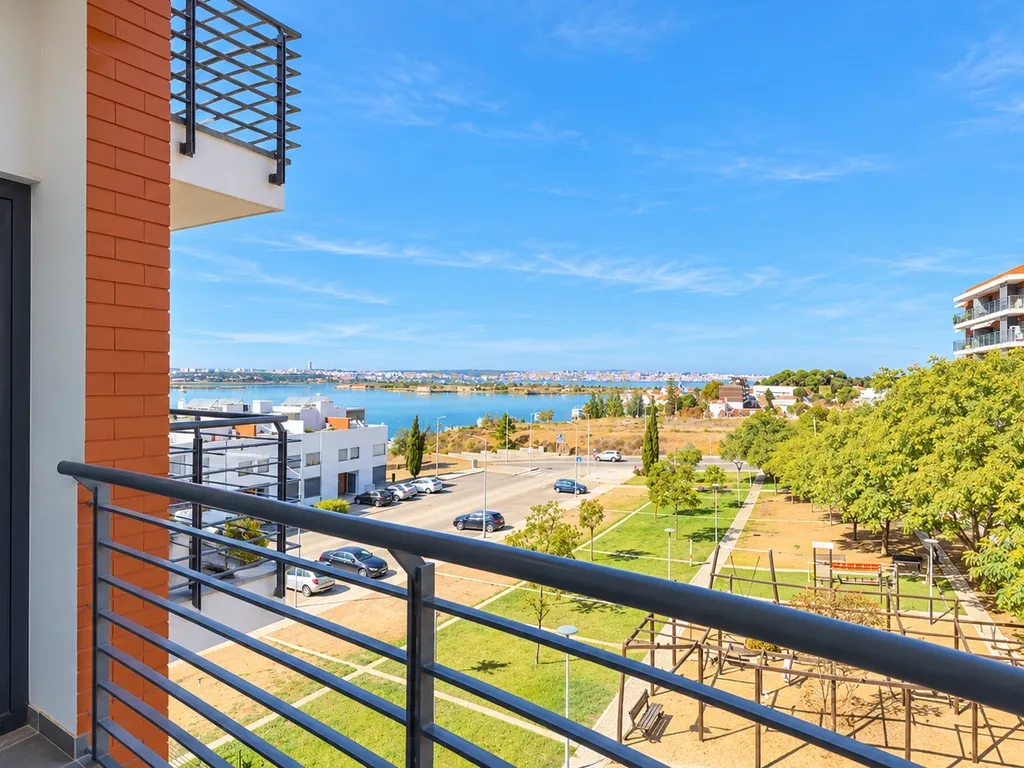 ✨ T3 de Excelência com Vista para a Baía do Seixal, Ponte 25 de Abril e Lisboa - Image 29