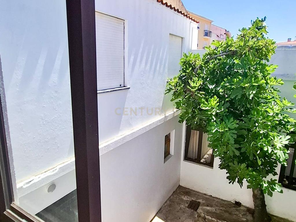 Moradia T3+2 com Terraço, Pátio e Espaço Comercial em São Bartolomeu de Messines – Silves, Faro - Image 27