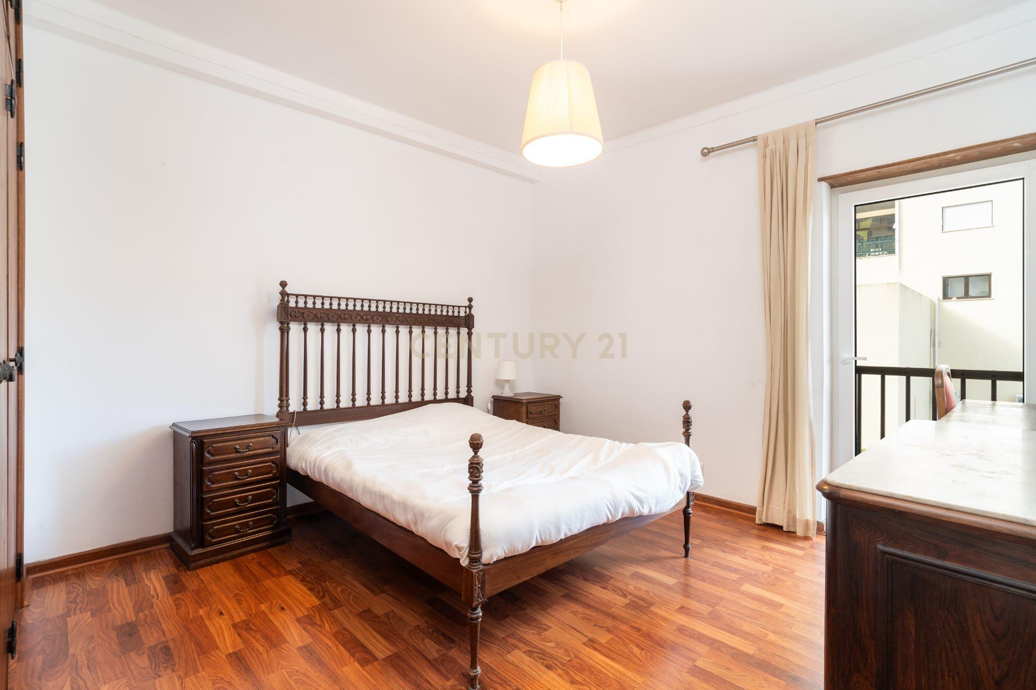 T3 Duplex com 2 Terraços, na Av. Elísio de Moura, em Coimbra - Image 16