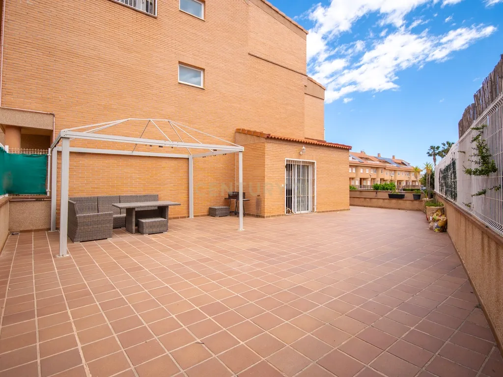 Moradia geminada de esquina em Alicante Golf, espaço, privacidade e qualidade de vida numa das zonas mais exclusivas de Alicante - Image 28