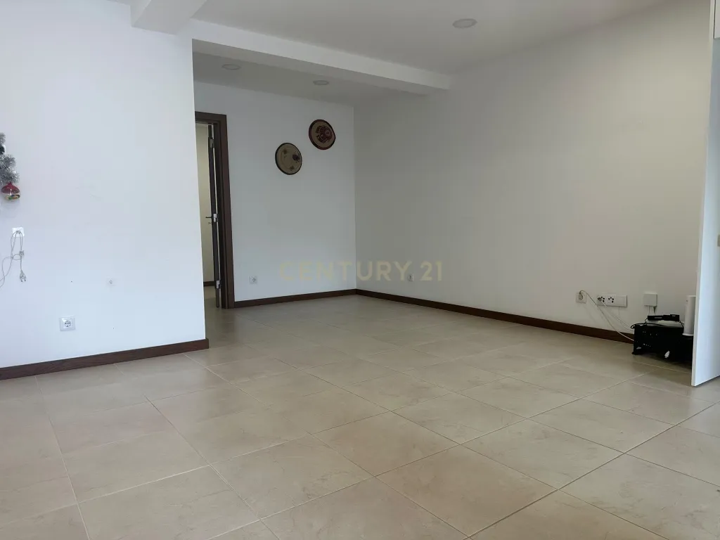 Apartamento T3 no Centro de Pombal - Image 1