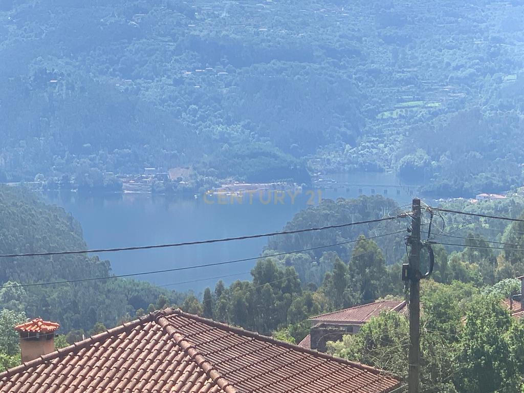 Terreno com Projeto Aprovado no Gerês – Vistas Incríveis para a Albufeira da Caniçada - Image 5