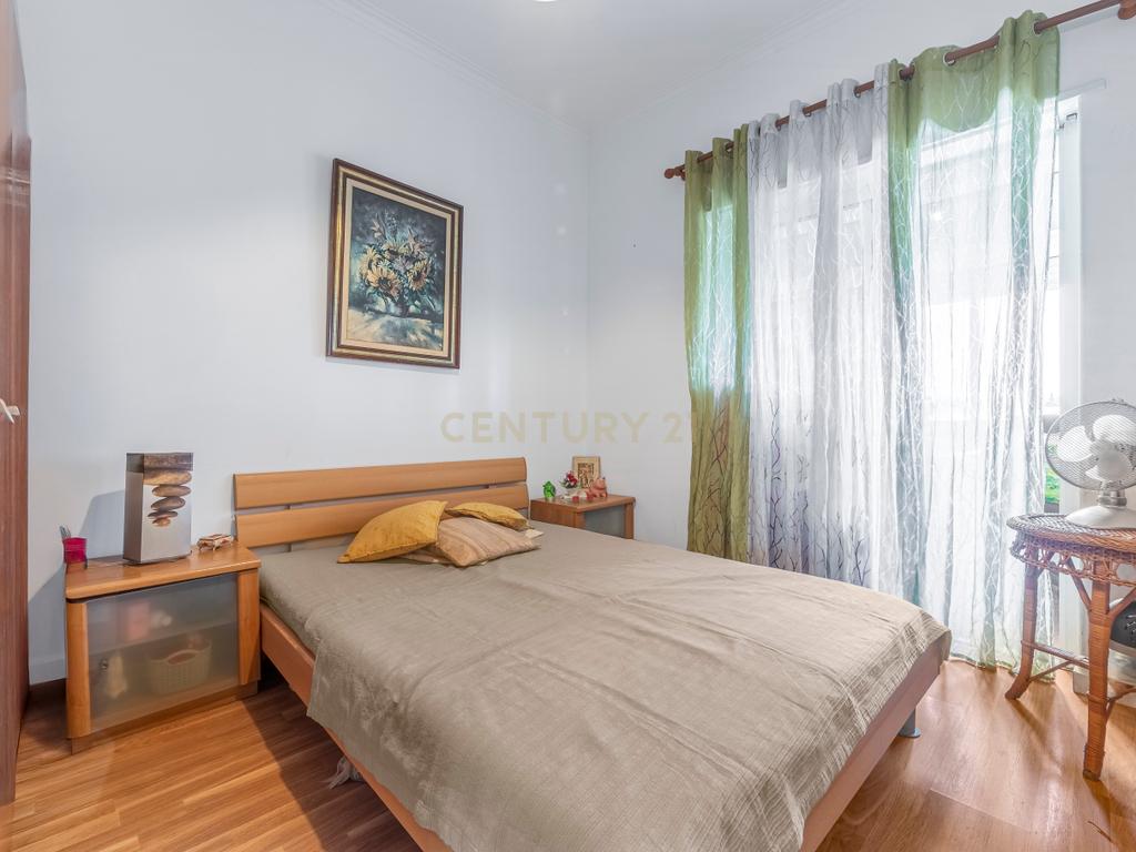 Apartamento T2 renovado para venda na pontinha - Image 13