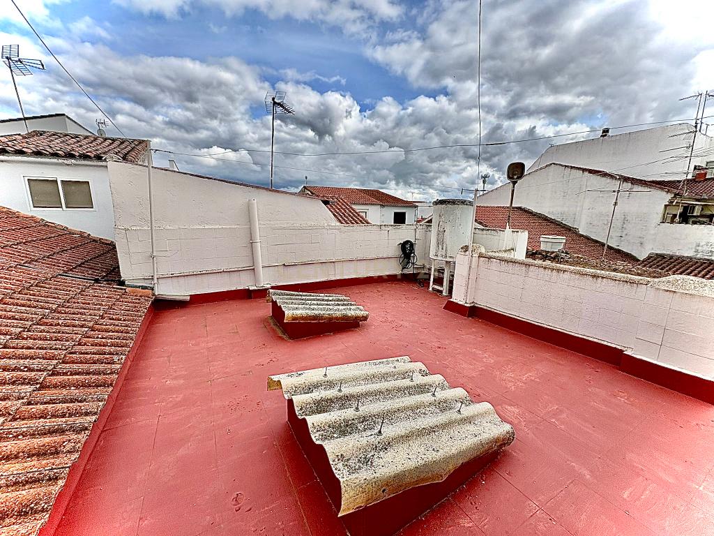 CASA COM PERSONALIDADE EM PEÑARROYA-PUEBLONUEVO (CÓRDOBA) - Image 3