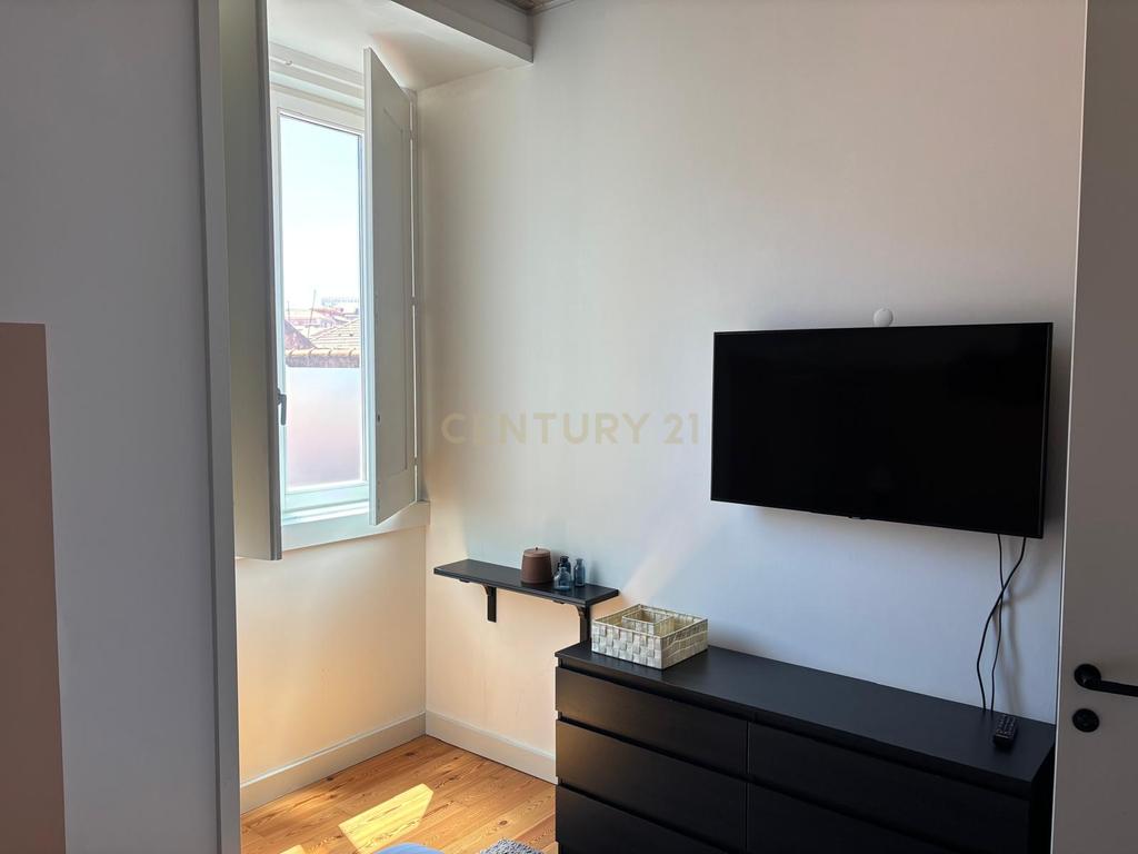 Apartamento Charmoso no Coração do Intendente com Licença para Alojamento Local - Image 11