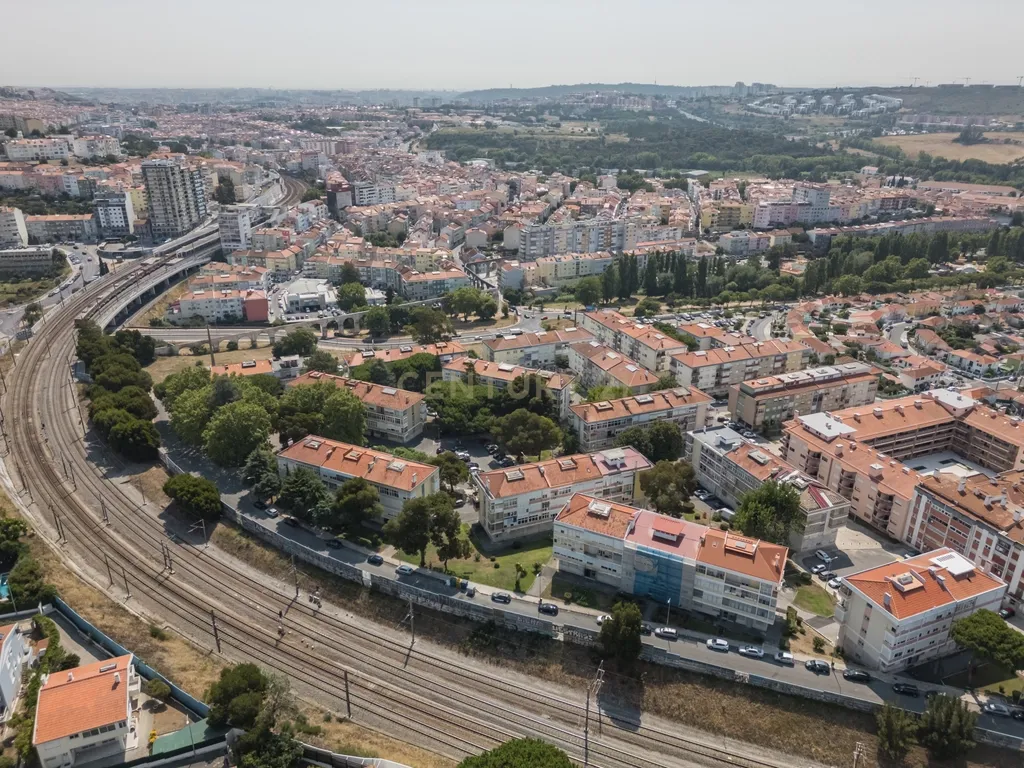 Apartamento T3 92 m² | Arrecadação - Queluz - Image 26