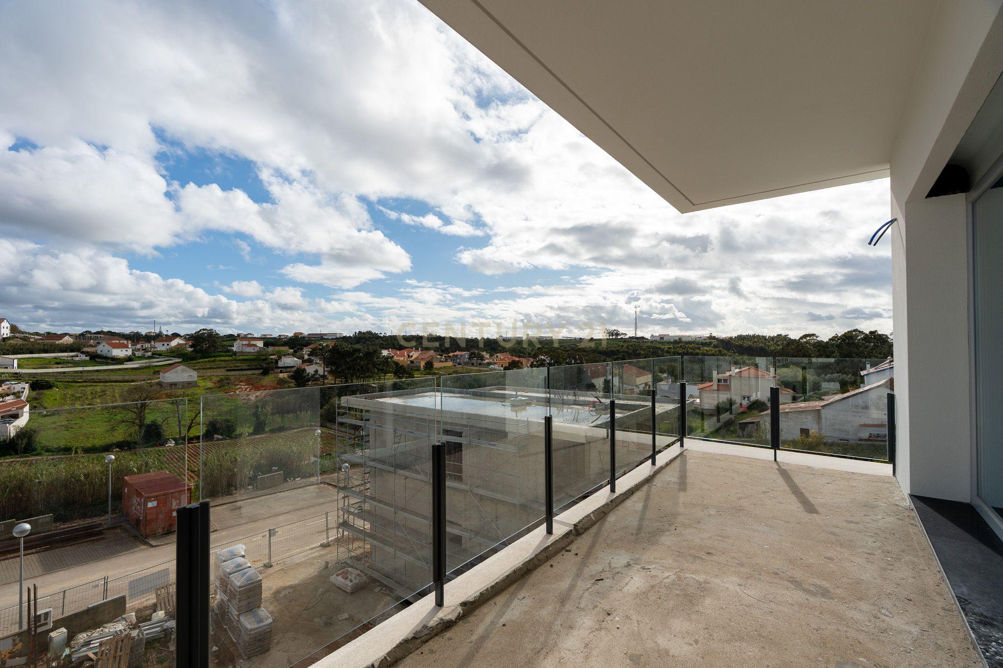 Moradia T3 de Arquitetura Moderna na Ericeira - Image 16