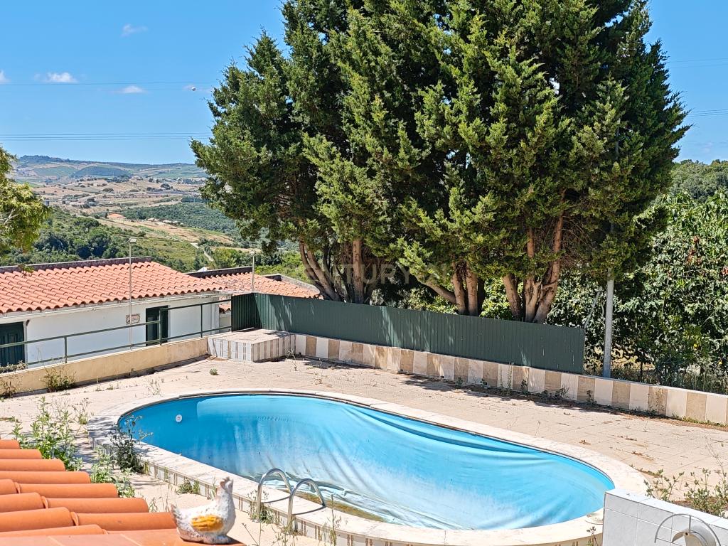 Moradia T4 em Quinta de 1950 com piscina e terra fértil - Image 24