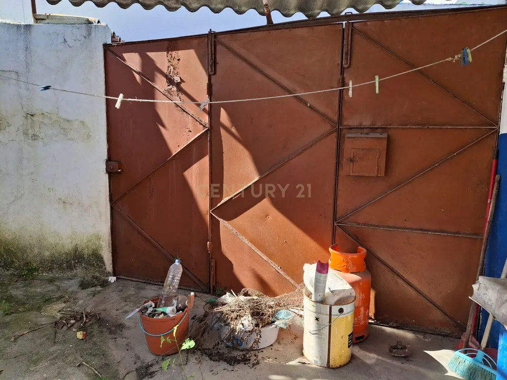 Moradia para Recuperação no Montijo com Jardim e Garagem - Image 22