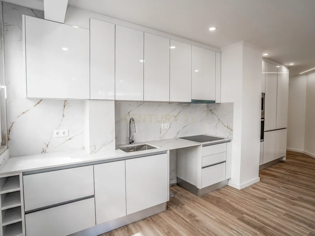 Apartamento T3 Totalmente Renovado | Centro de Caldas da Rainha - Image 7