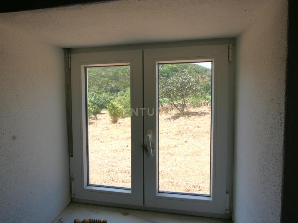 Quinta tradicional com moradia, garagem e vários anexos em terreno de 2020 m2, Zebro de Baixo, Silves - Image 12