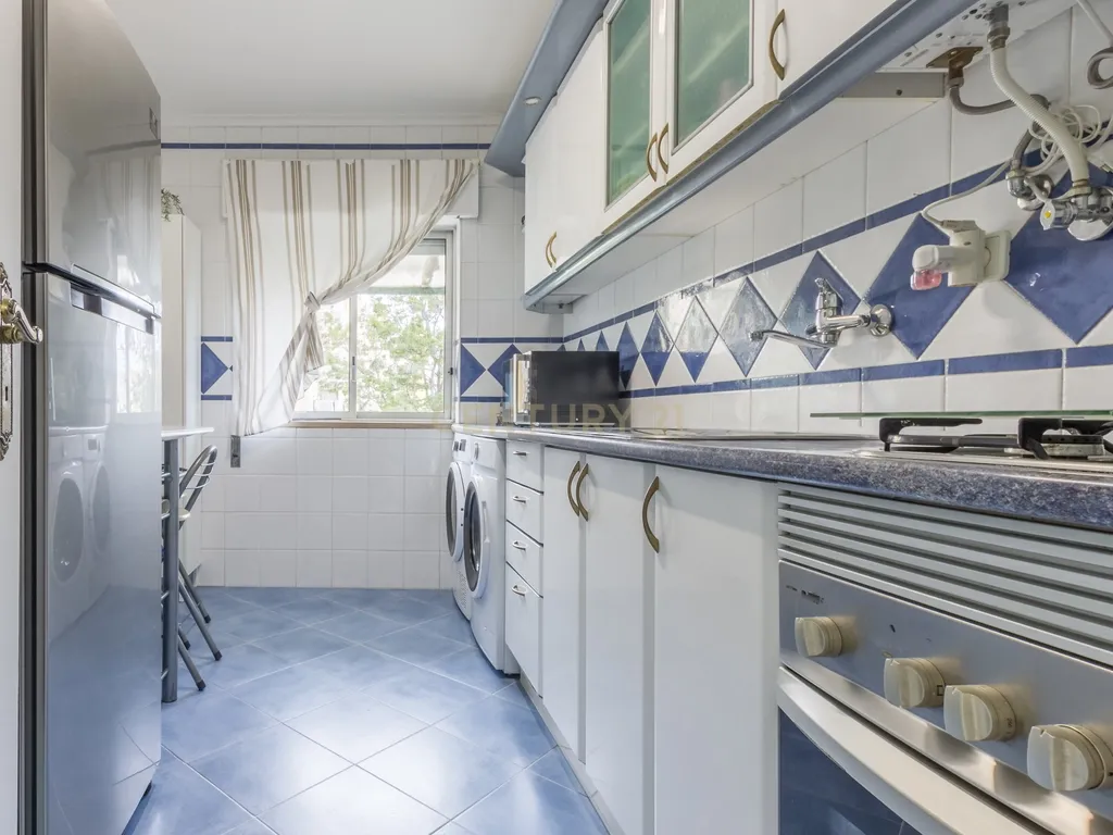 Apartamento T2 Moderno no Monte da Caparica, Pronto a Habitar - Image 16