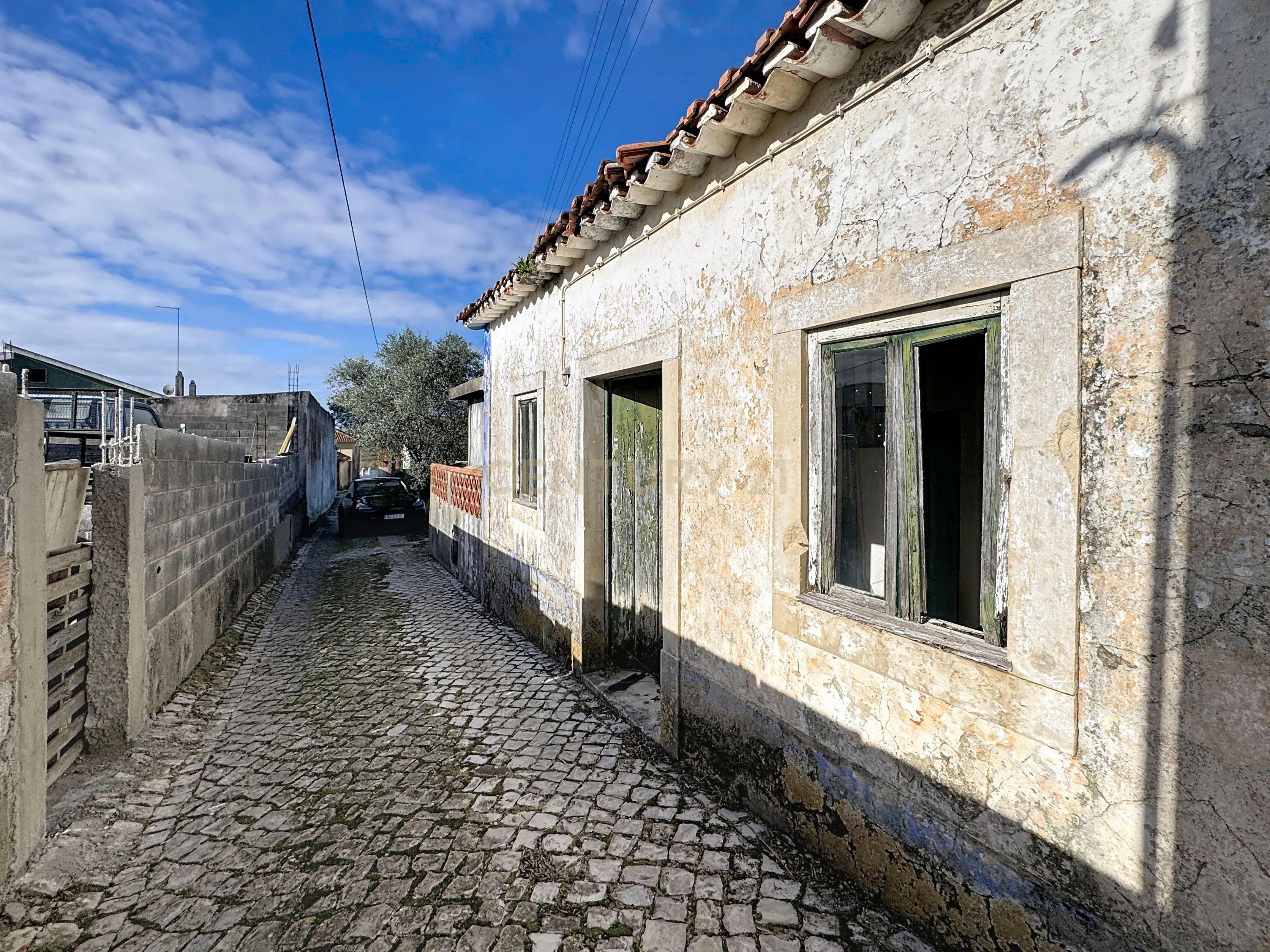 Fotografia 9 de Casa em Ruínas para Recuperação com terreno | Coz, Alpedriz e Montes, Alcobaça