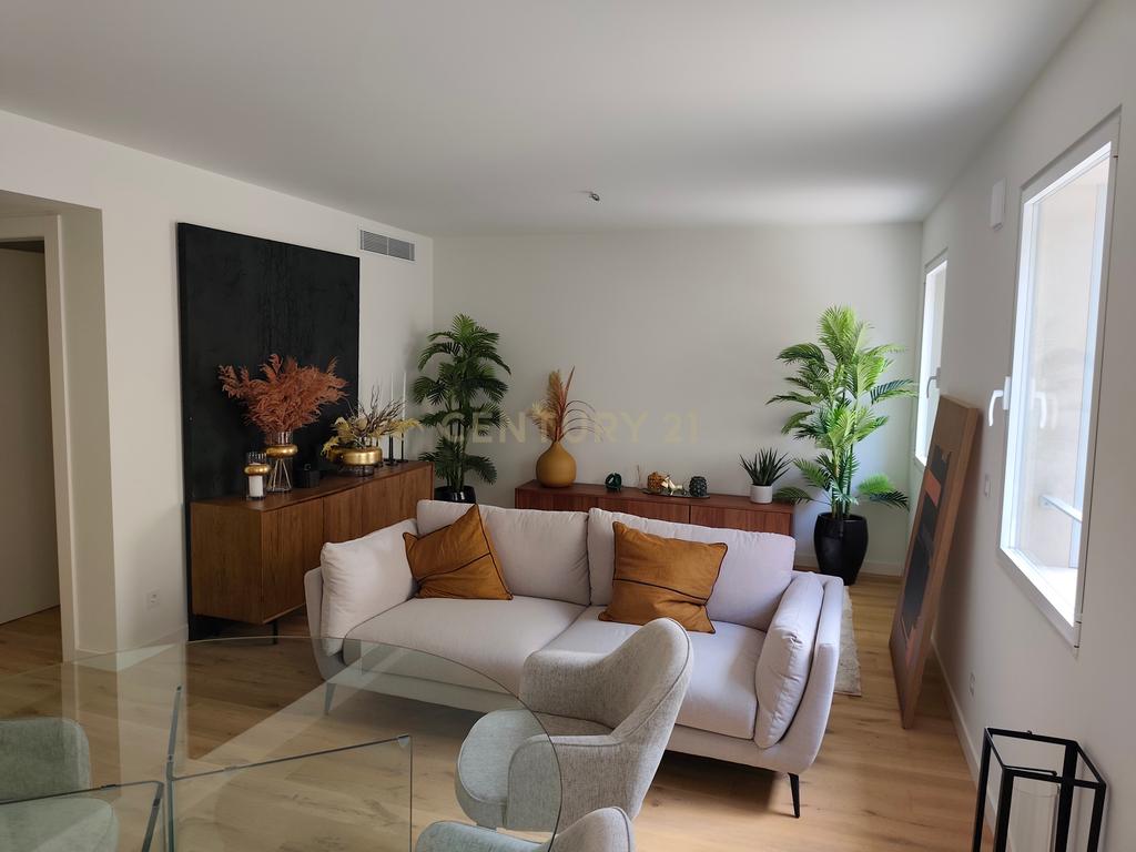 Excelente Apartamento T2 bastante Central no Areeiro com Jardim Privativo - Image 16