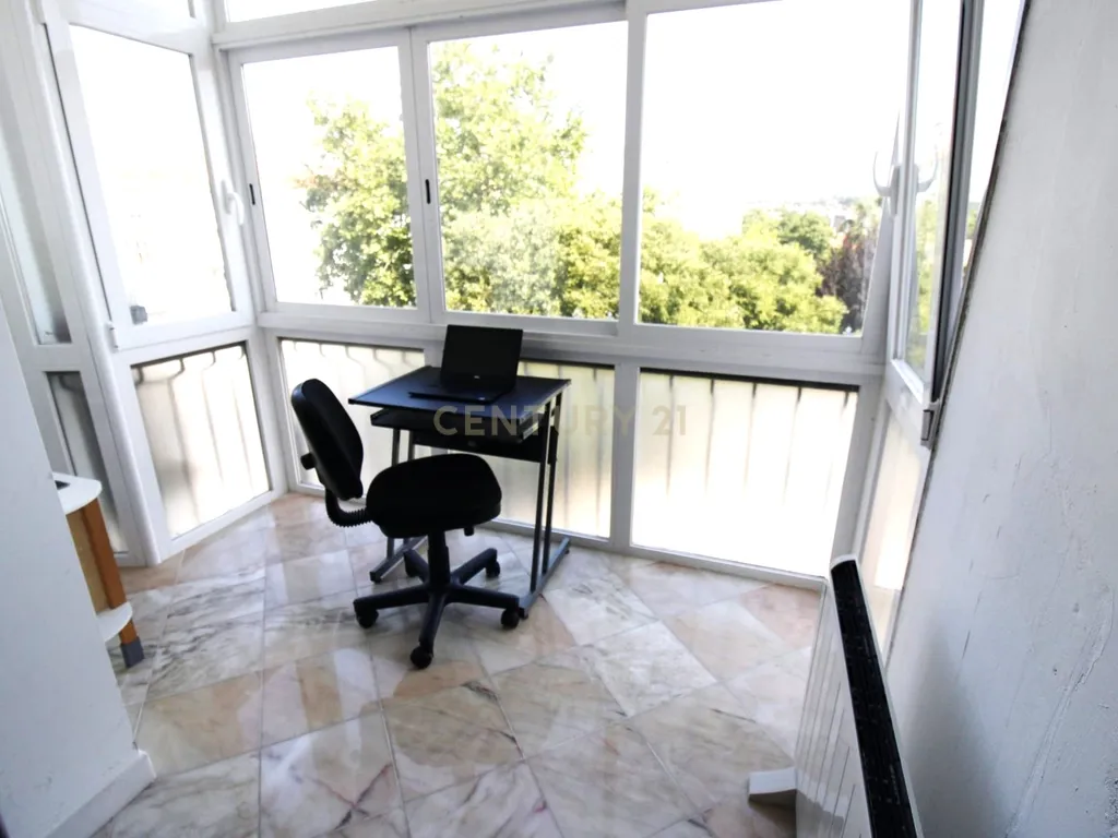 Apartamento T3 com Vista Serra em Alcabideche – Cascais - Image 7