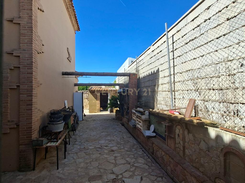 Moradia andaluza independente com piscina privada, jardim bem cuidado, cozinha exterior com churrasqueira e charme tradicional na tranquila zona residencial de Los Arroyos (Arriate), a apenas 10 minutos de Ronda e a menos de uma hora da Costa del Sol — pronta a habitar. - Image 27