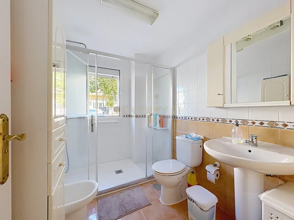 Apartamento com Vista Mar em Benalmádena, Málaga - Image 12