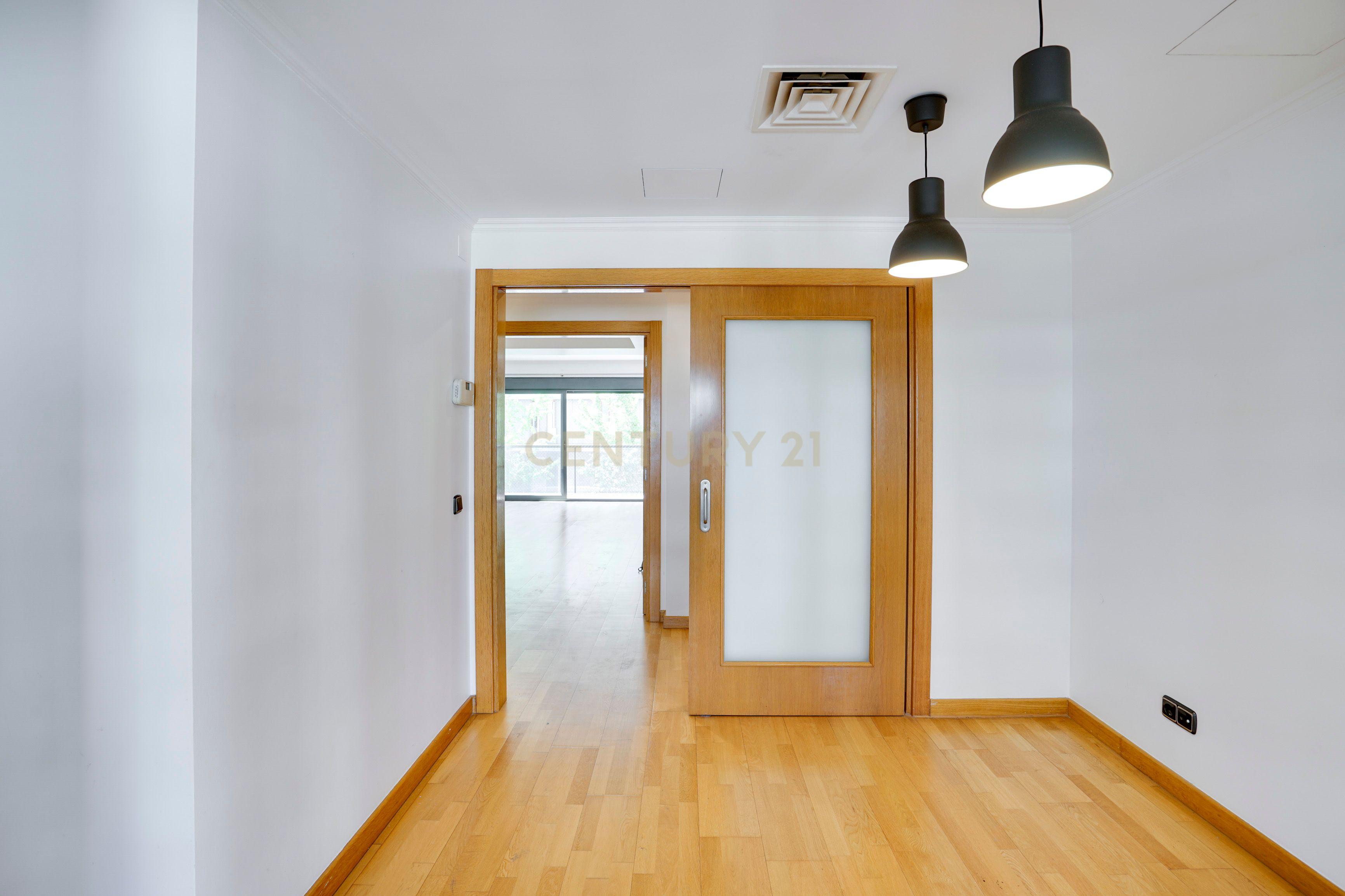 Fotografia 9 de Apartamento T3+1 com 2 Suites, Varanda e 2 Lugares de Garagem no Parque das Nações, Lisboa