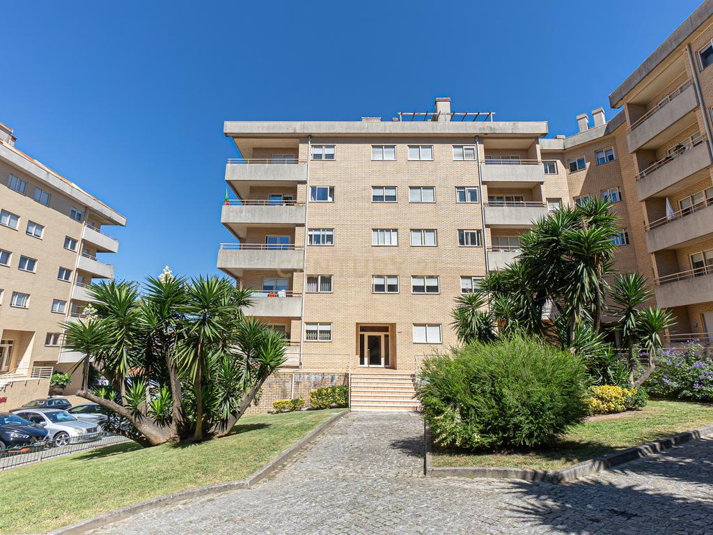 Apartamento T3 com Vista Panorâmica em Canidelo, Vila Nova de Gaia - Image 10