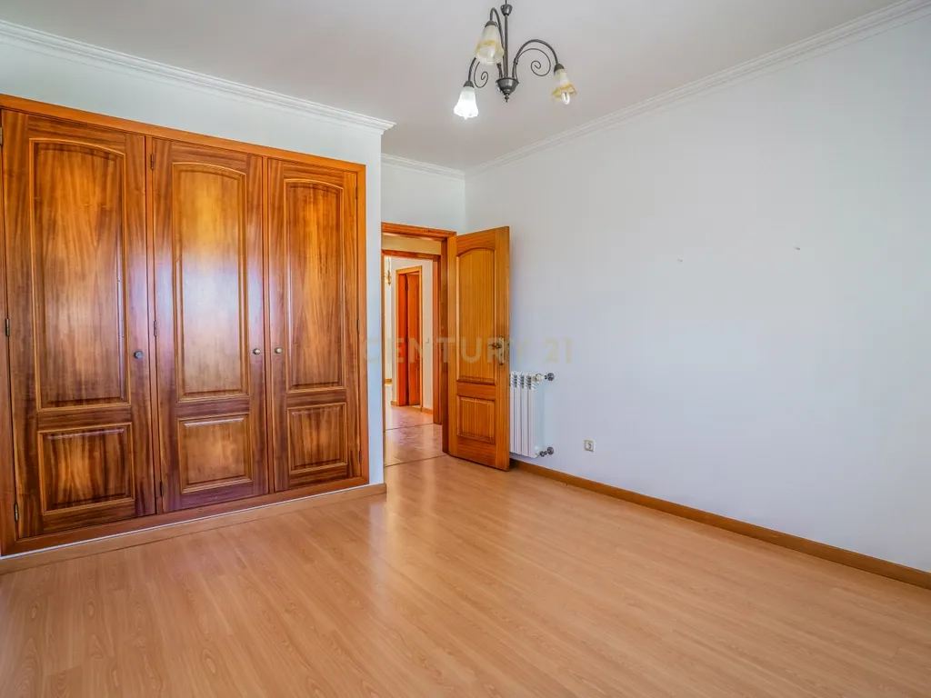Moradia T4 na Urbanização Quinta do Pinheiro Manso – Caldas da Rainha - Image 16