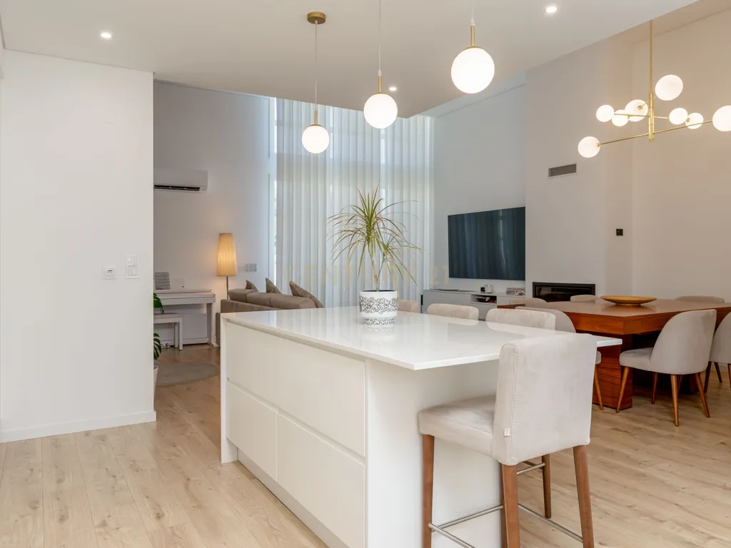 Moradia T4 Térrea de excelência com piscina e casa independente de 50m2 | Quinta da Marquesa - Image 15
