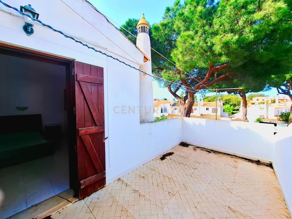 Moradia V3 nos Olhos d’Água – Urbanização Tranquila, 5 Min da Praia, Ideal para Viver - Image 19