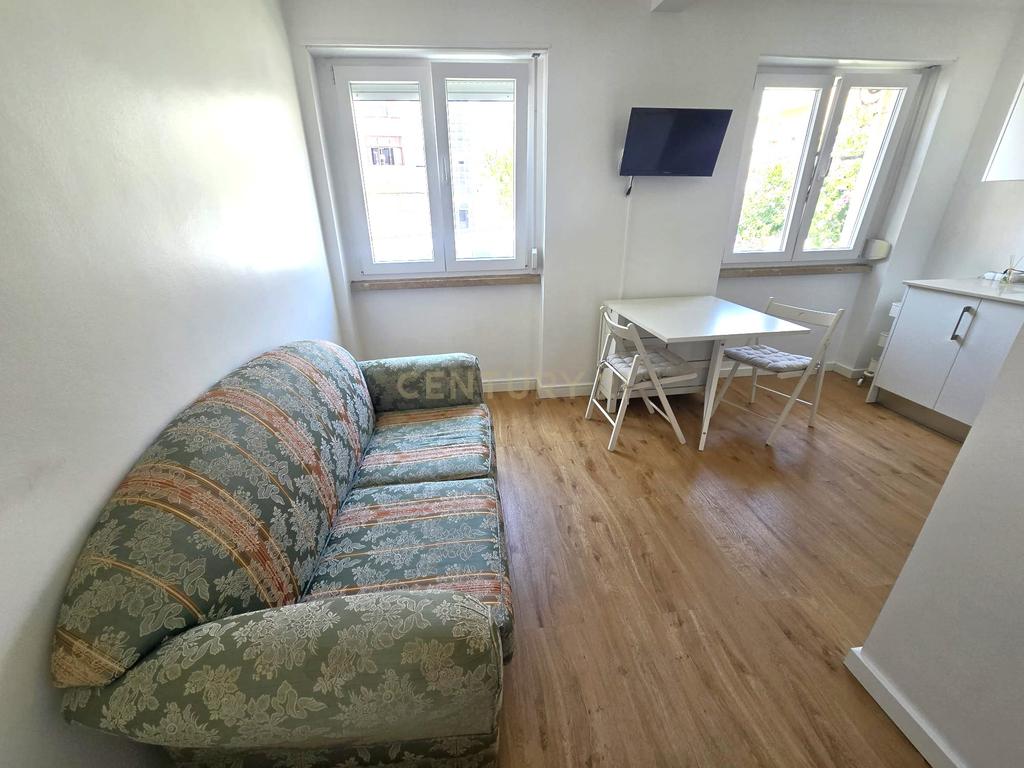 Apartamento T2 totalmente remodelado em Falagueira, Amadora - Image 5