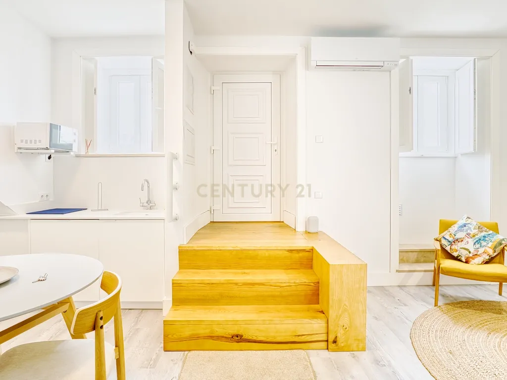 Apartamento Renovado T2 em Nazaré - Image 2