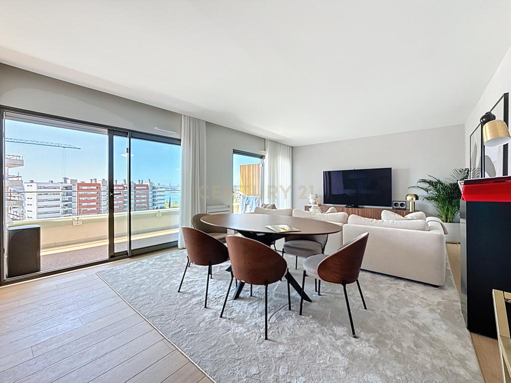 Apartamento T2 com Vista Rio, Semi-Novo, Empreendimento Seixal Baia / Vende-se com o mobiliário - Image 1