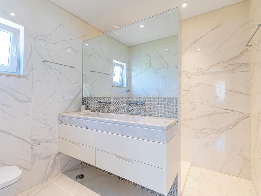 Moradia T5 com piscina em Sesimbra - Image 48