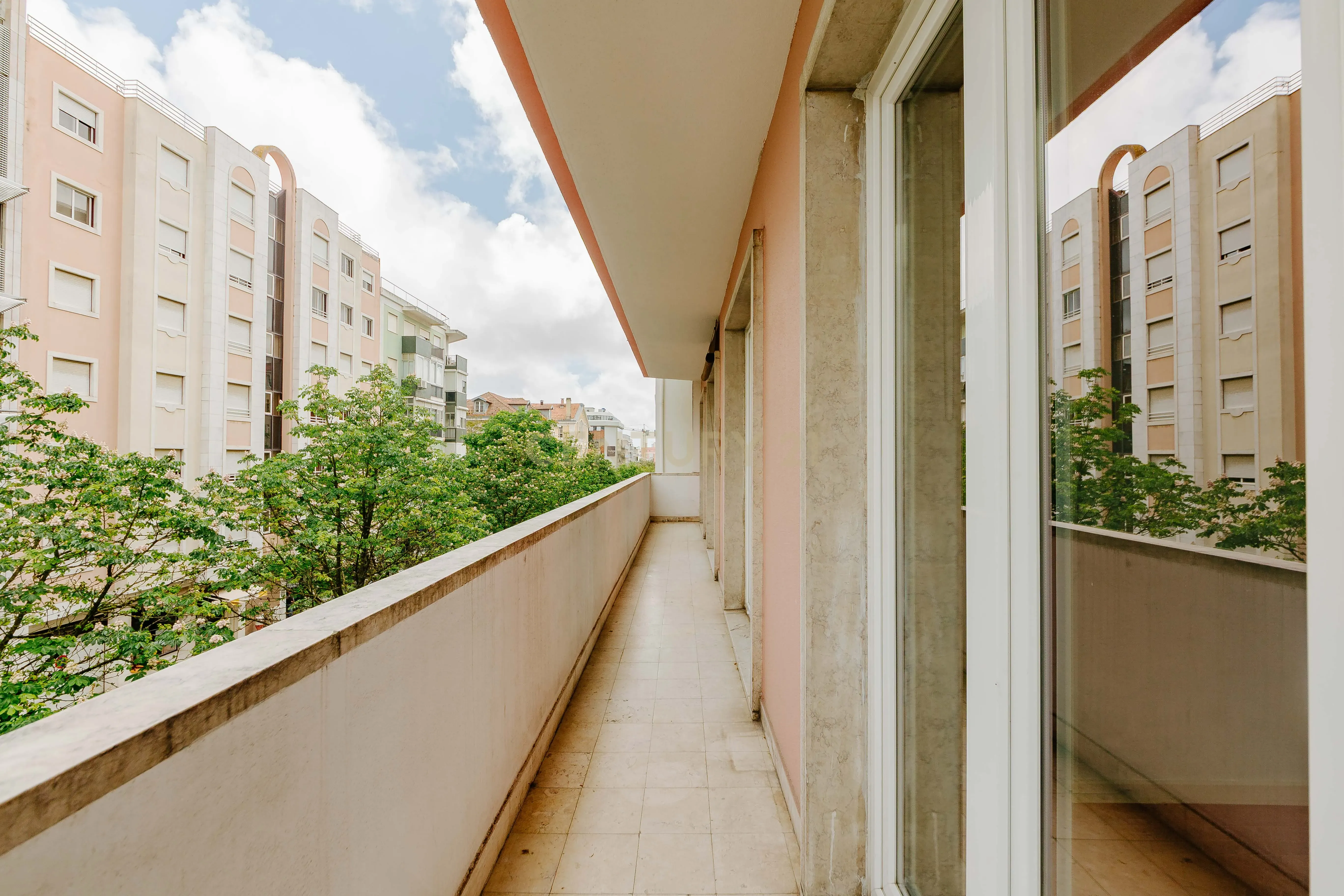 APARTAMENTO T5 REMODELADO SALDANHA LISBOA - Image 27