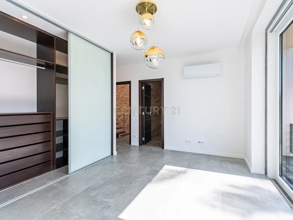 Moradia T3 com 3 Suites e Arquitetura Distinta em Samouco, Alcochete - Image 24