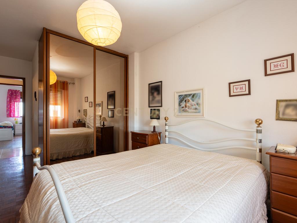 **Fantástico apartamento T4 com arrecadação*** - Image 12