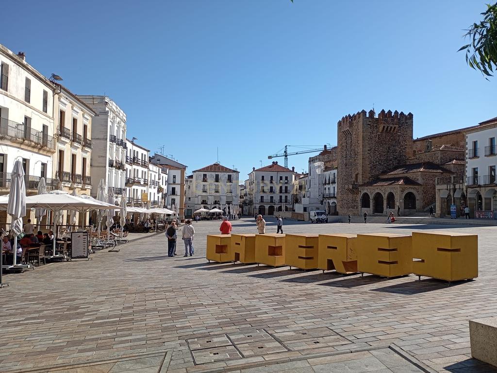 Apartamento Espetacular em Cáceres com Vista e Varandas - Image 3
