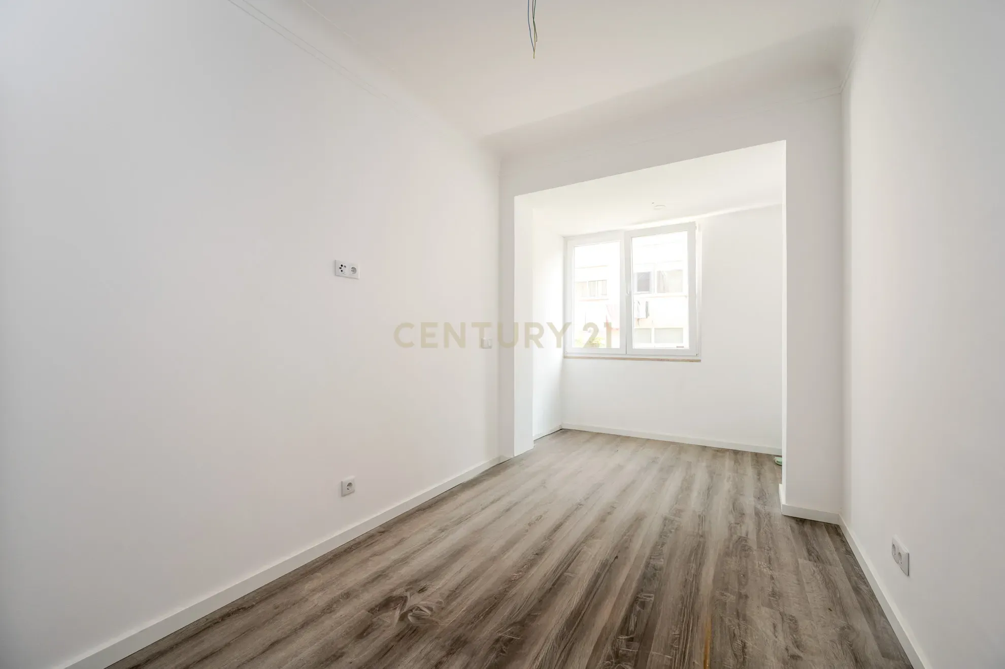 Fotografia 8 de Apartamento T4 Duplex em Queluz, perto do Palácio Nacional, totalmente remodelado e equipado (em fase de acabamento).