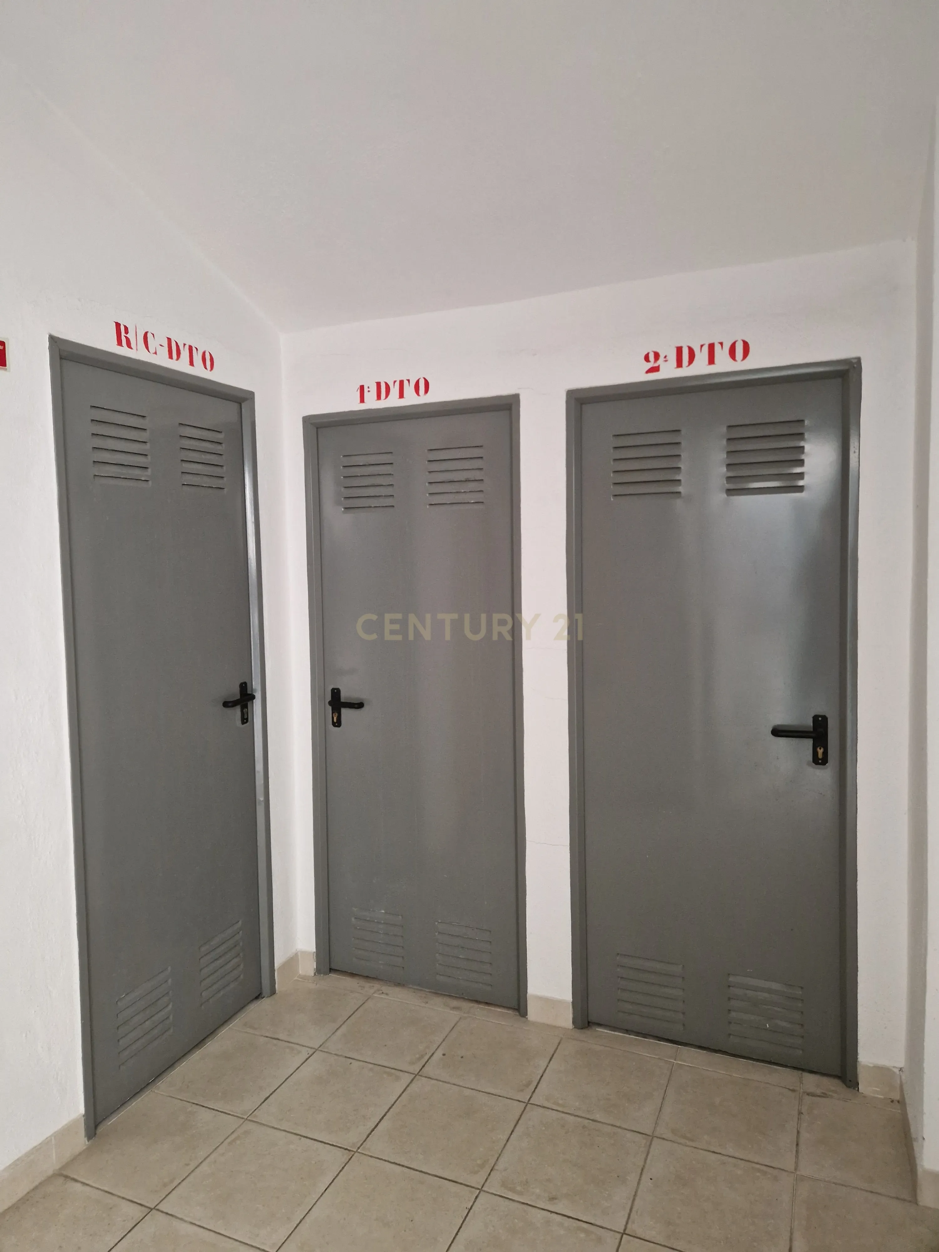 Apartamento T2 em Montijo com Garagem e Boa Exposição Solar - Image 23