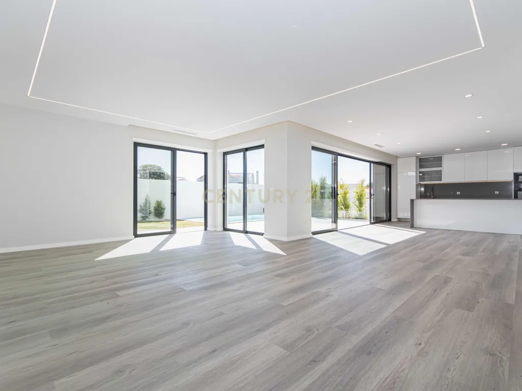 Moradia T4 Premium independente com Piscina (Nova Construção) / Barcarena - Image 28