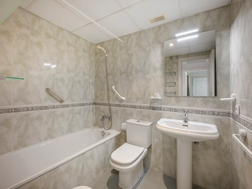 Apartamento exclusivo de 2 quartos no coração de Puerto Banús - Image 17