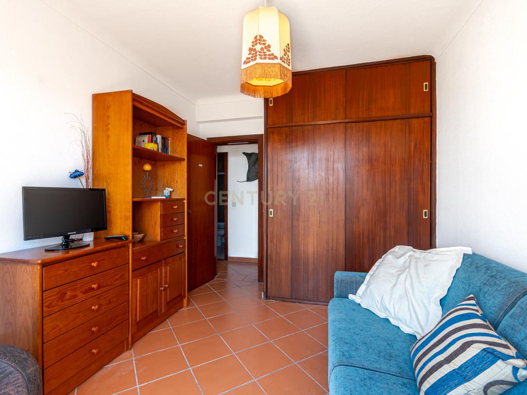 Apartamento T2+1 perto da praia - Image 11