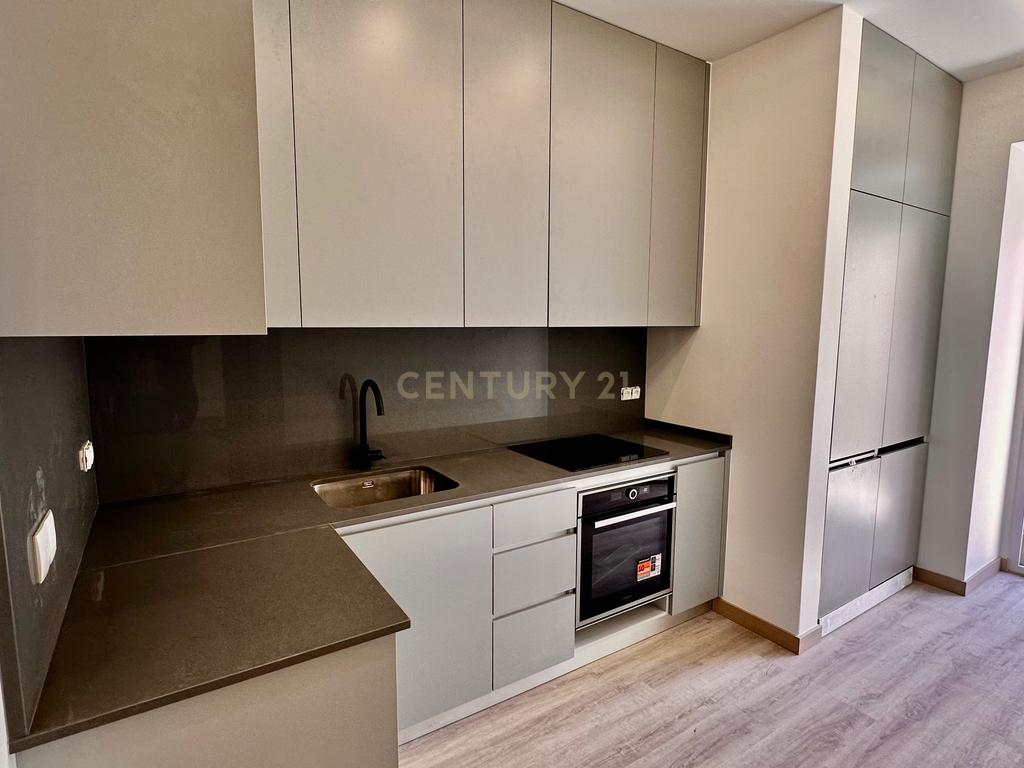 Venda T3 na Estrela - APARTAMENTO INTEGRALMENTE REMODELADO COM VARANDA GENEROSA - Image 9